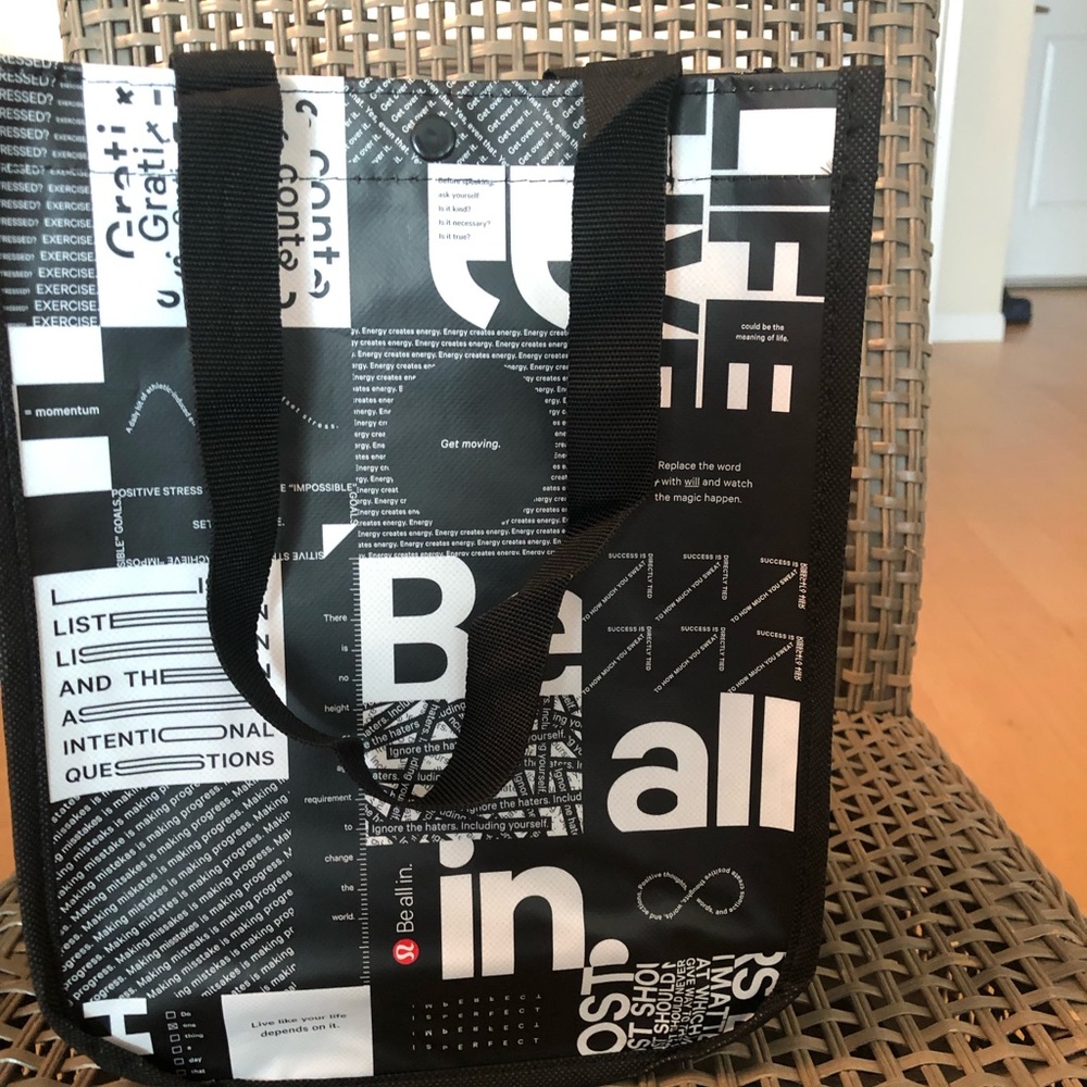 Lululemon tote shopping beach gym groceries - Picture 2 of 4